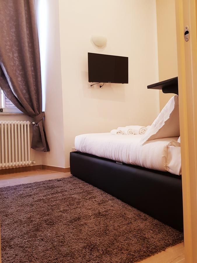 Cairoli Rooms Рим Экстерьер фото